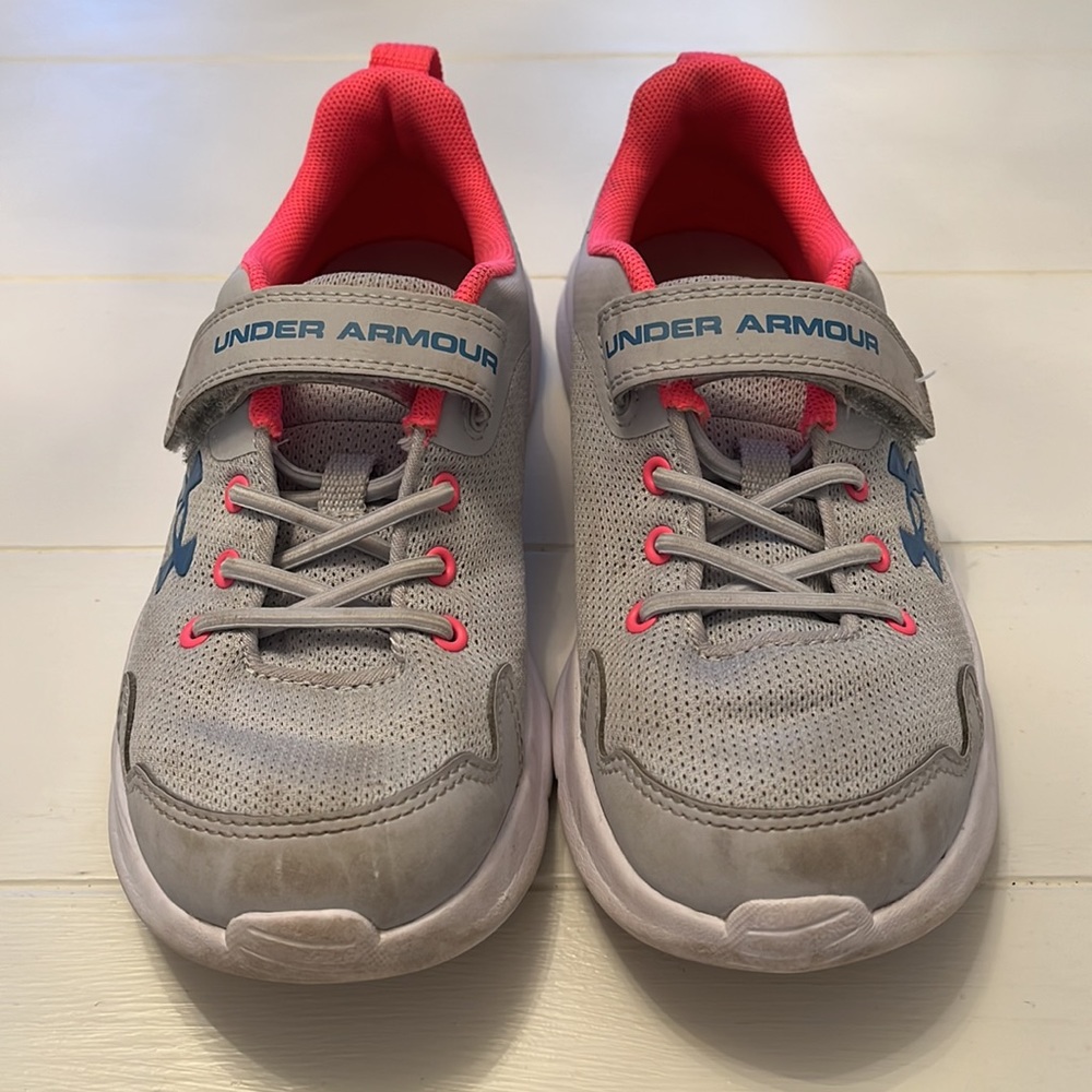 Girls Under Armour Tennis Shoes - Picture 2 of 9
